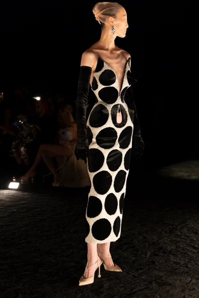 Look 4